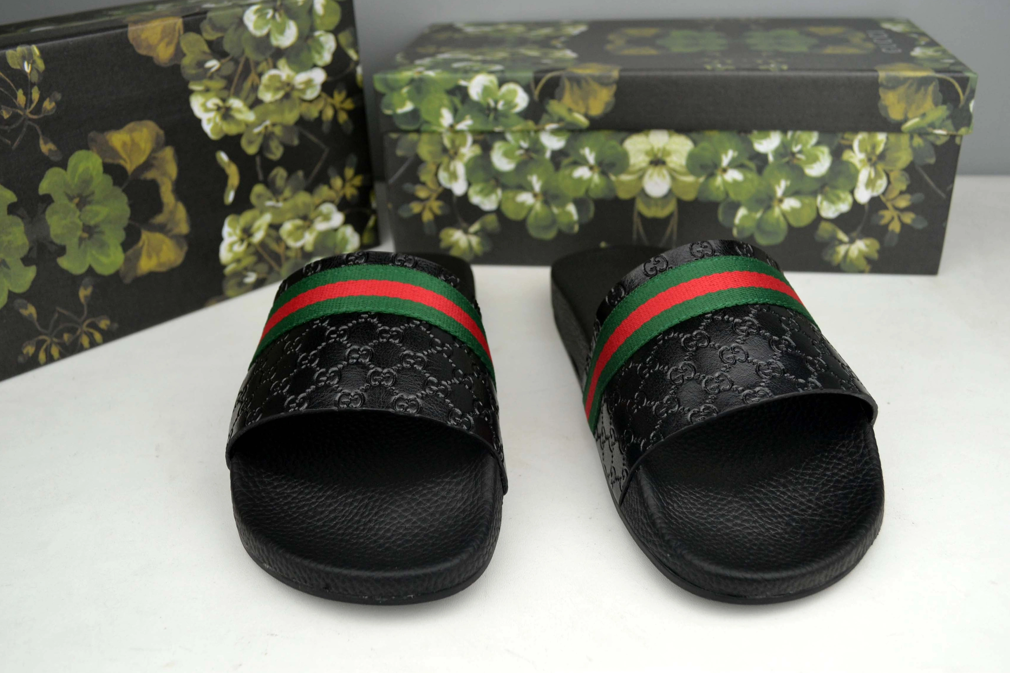 Stylish 1747 Gucci Slippers For Men