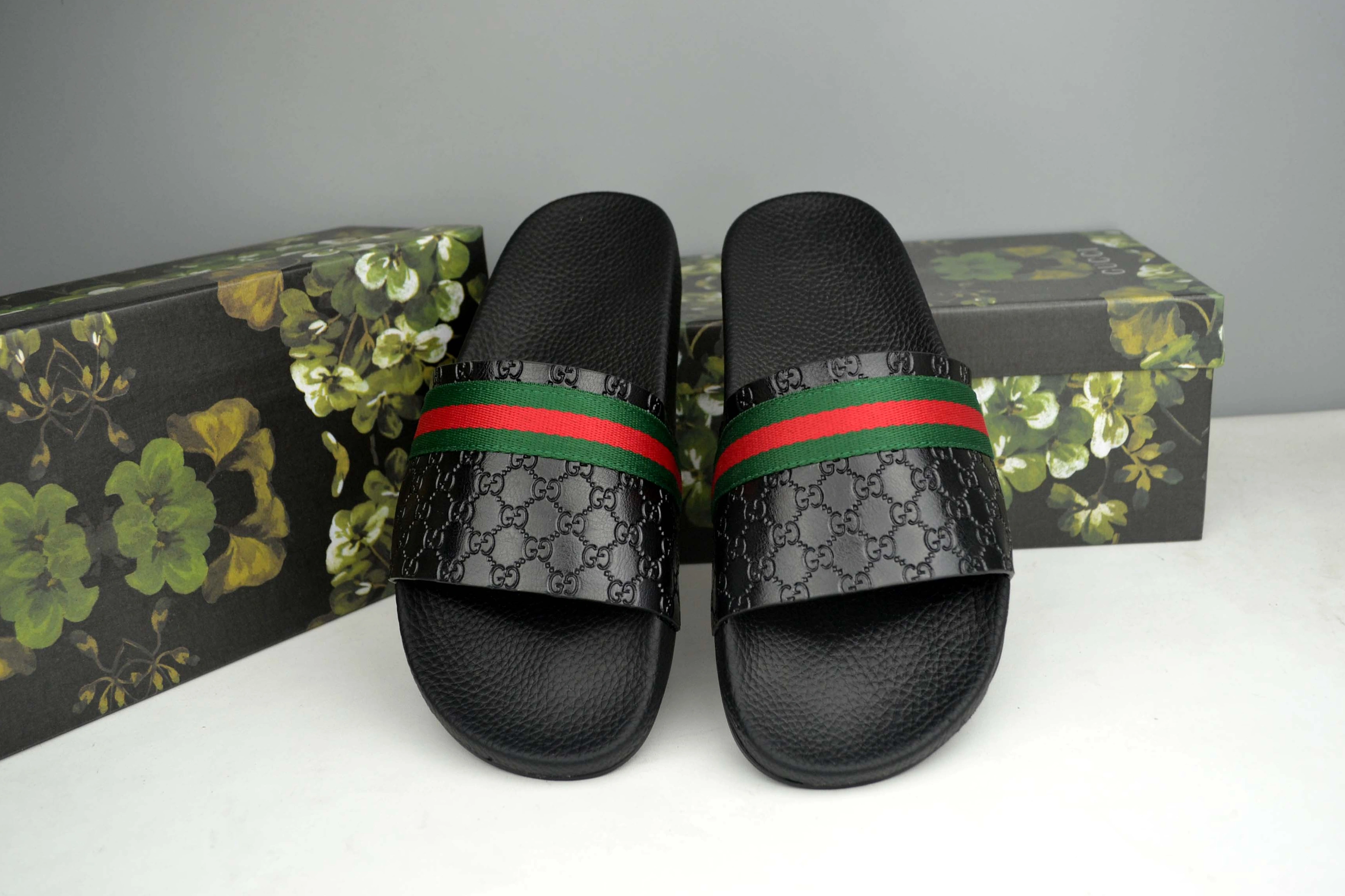 Stylish 1747 Gucci Slippers For Men