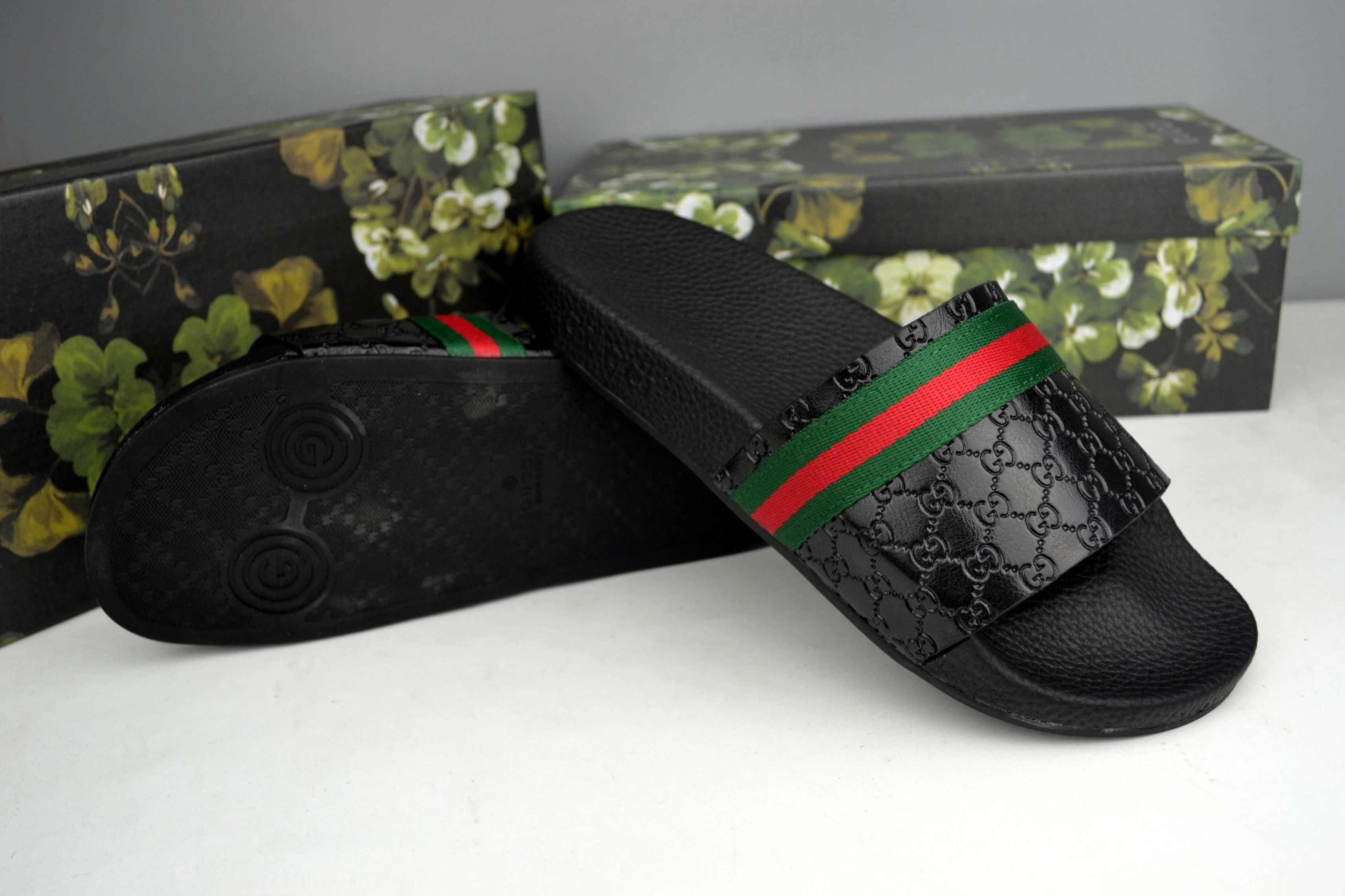 Stylish 1747 Gucci Slippers For Men