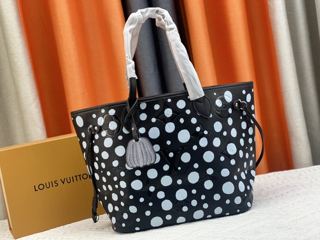 Stylish 1791 Louis Vuitton AAA Quality Shoulder Bags For Women