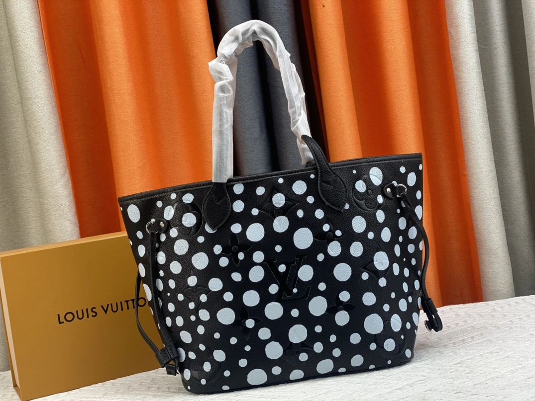 Stylish 1791 Louis Vuitton AAA Quality Shoulder Bags For Women