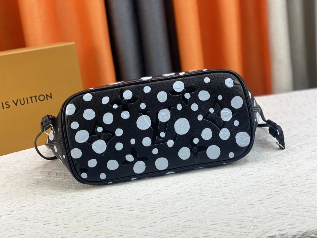 Stylish 1791 Louis Vuitton AAA Quality Shoulder Bags For Women