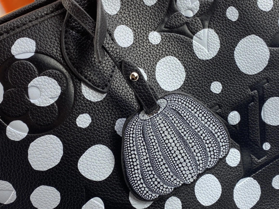 Stylish 1791 Louis Vuitton AAA Quality Shoulder Bags For Women
