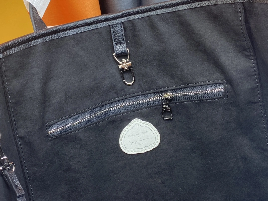 Stylish 1791 Louis Vuitton AAA Quality Shoulder Bags For Women