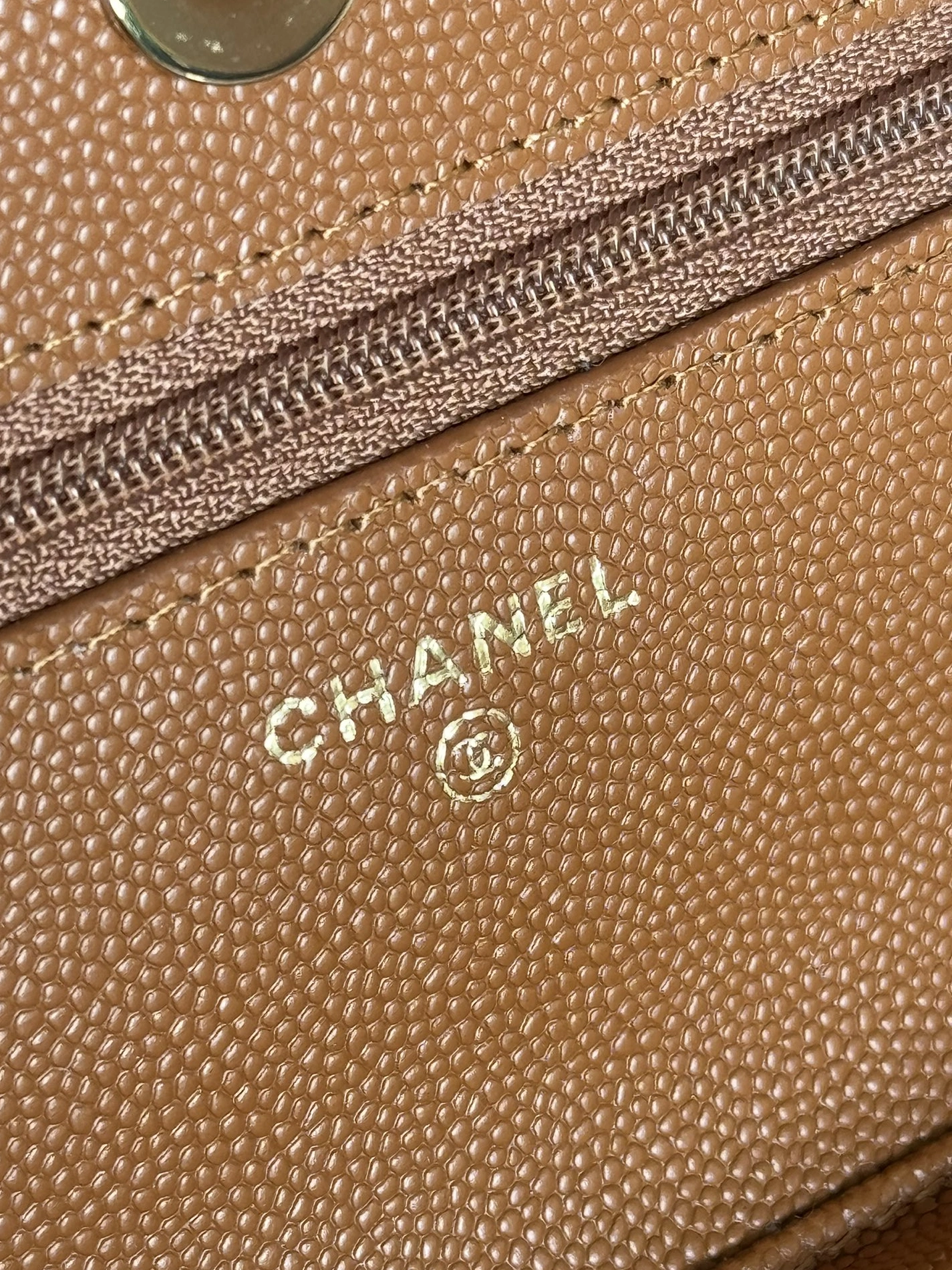 Stylish 1860 Chanel AAA Quality Messenger Bags In Gold For Women