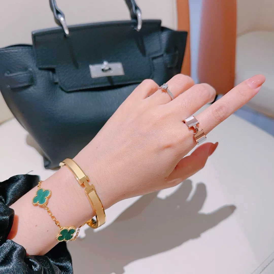 Stylish 187 Hermes Bracelets