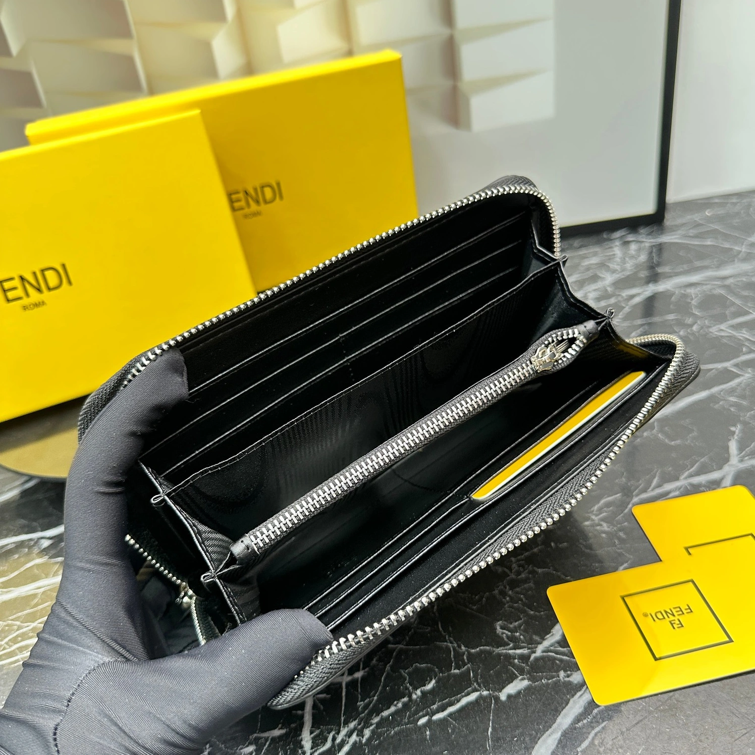 Stylish 2189 Fendi Wallets For Unisex