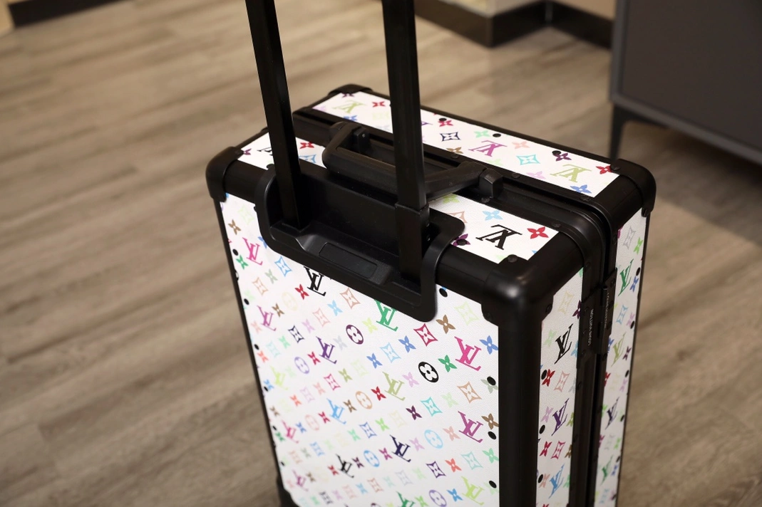 Stylish 2202 Louis Vuitton Luggage For Unisex