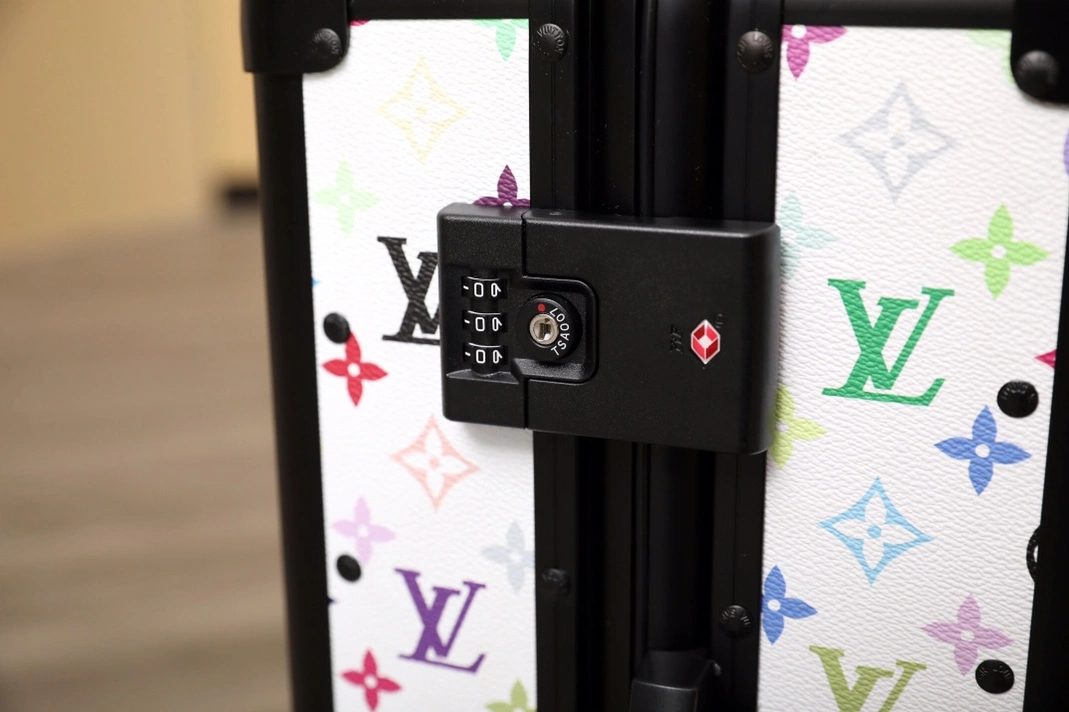 Stylish 2202 Louis Vuitton Luggage For Unisex