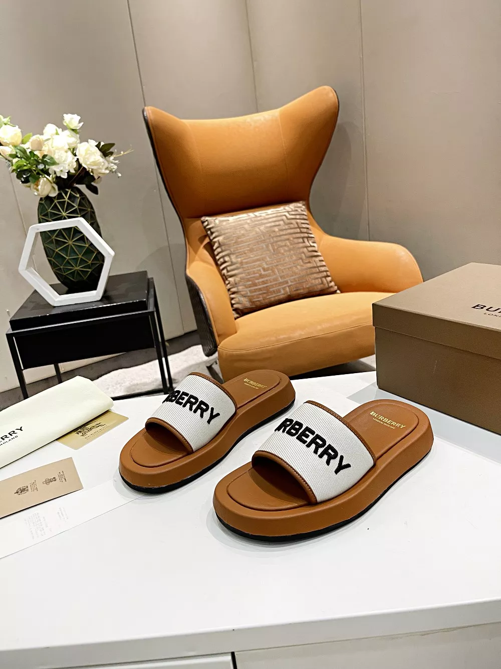 Stylish 2252 Burberry Slippers For Men
