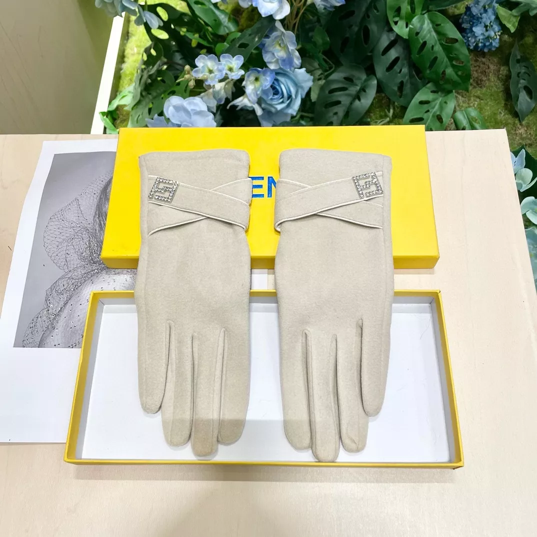 Stylish 2329 Fendi Gloves