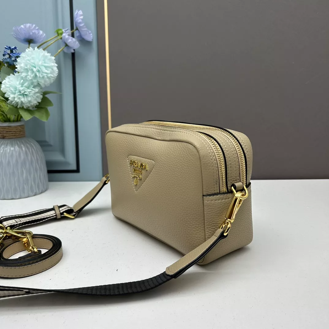 Stylish 2430 Prada AAA Quality Messenger Bags For Women
