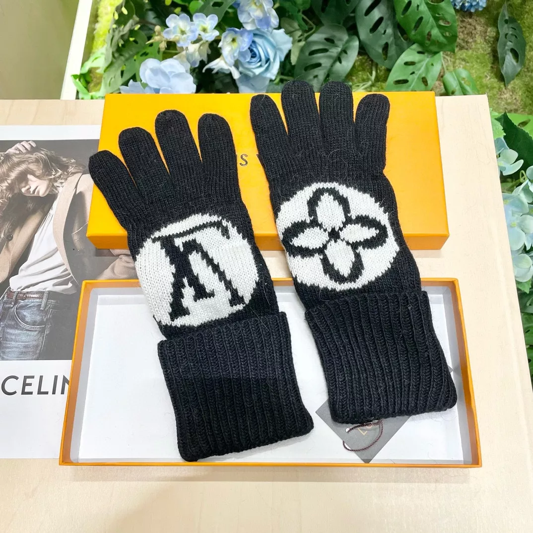 Stylish 2598 Louis Vuitton LV Gloves