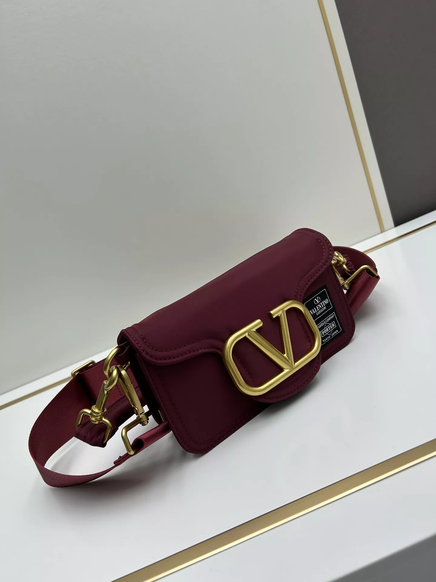 Stylish 2662 Valentino AAA Quality Shoulder Bags For Women