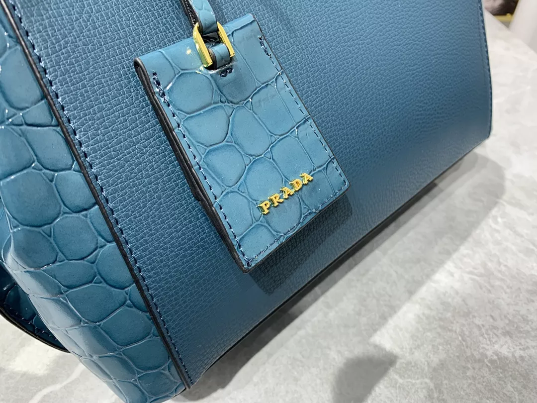 Stylish 2788 Prada AAA Quality Handbags For Women