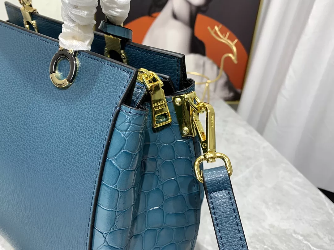 Stylish 2788 Prada AAA Quality Handbags For Women