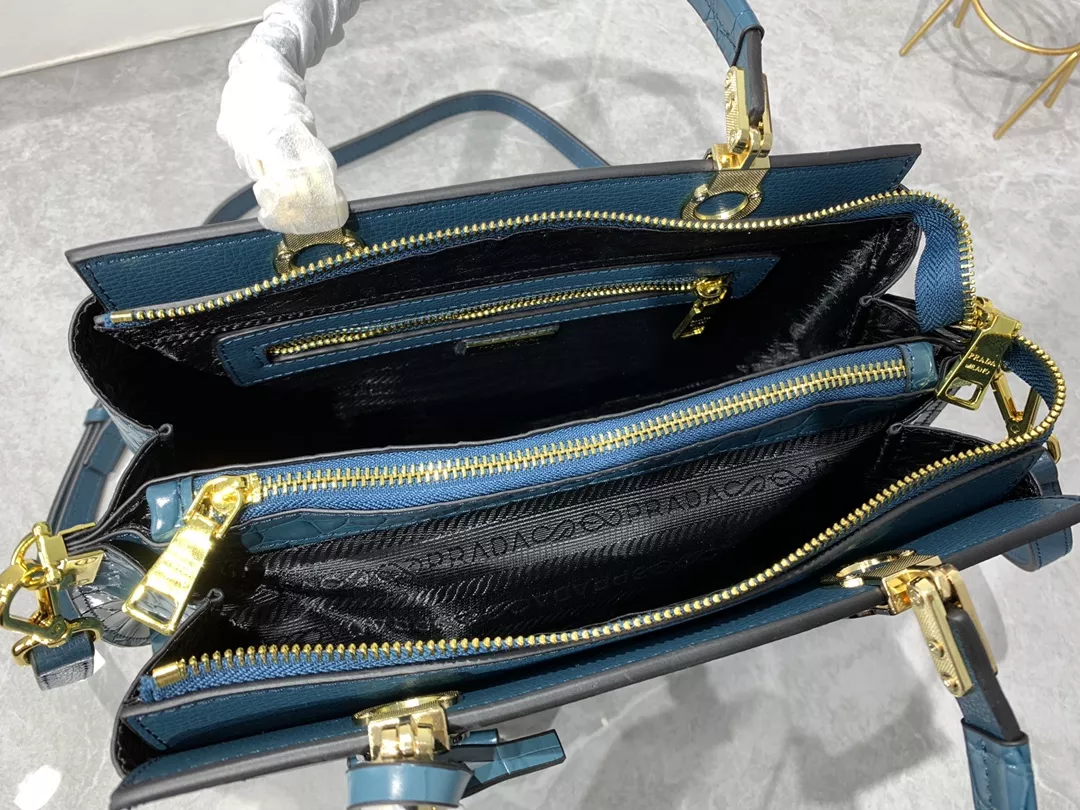 Stylish 2788 Prada AAA Quality Handbags For Women