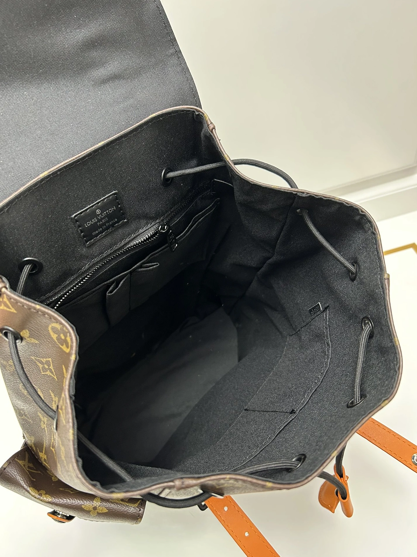 Stylish 2864 Louis Vuitton AAA Quality Backpacks For Unisex