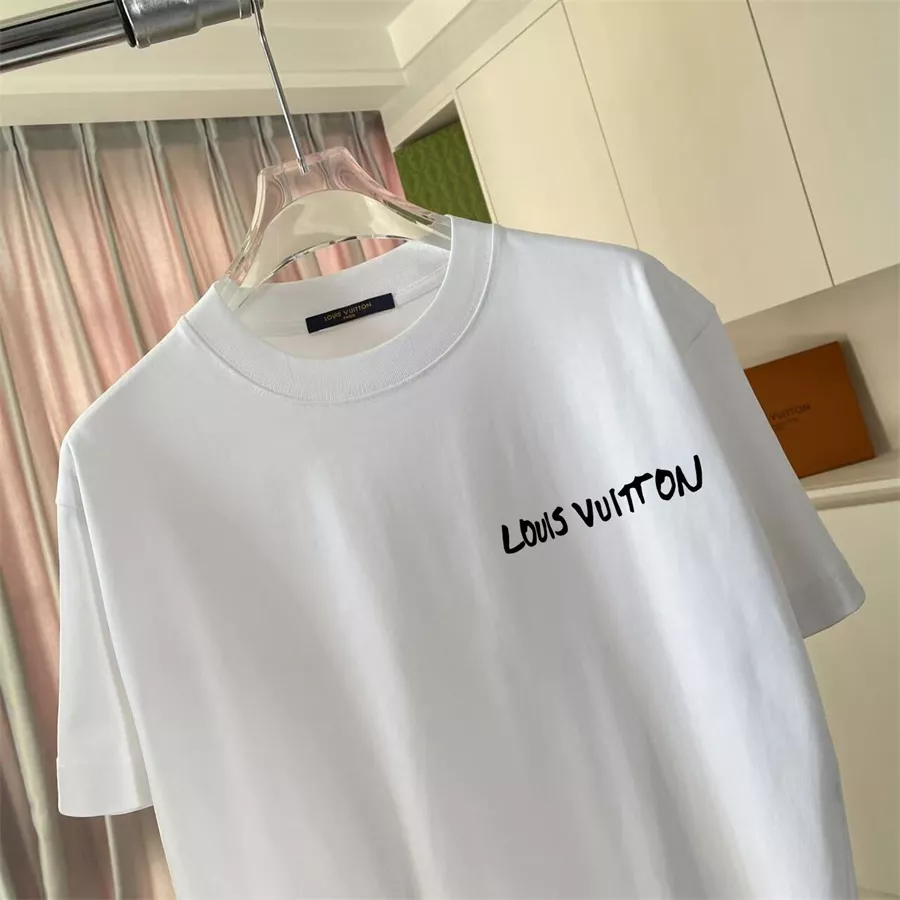 Stylish 3021 Louis Vuitton LV T-Shirts Short Sleeved For Unisex