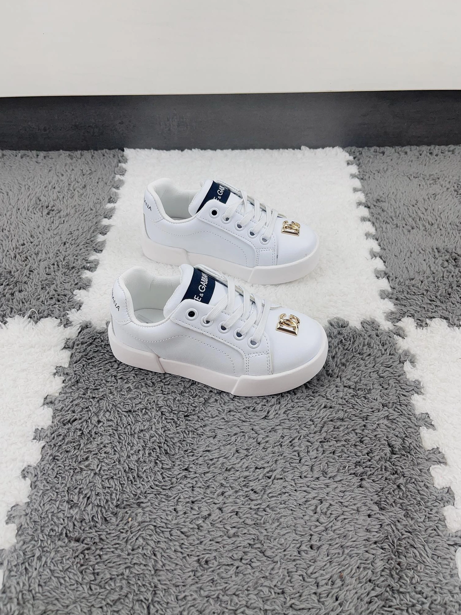 Stylish 3026 Dolce & Gabbana D&G Kids' Shoes For Kids