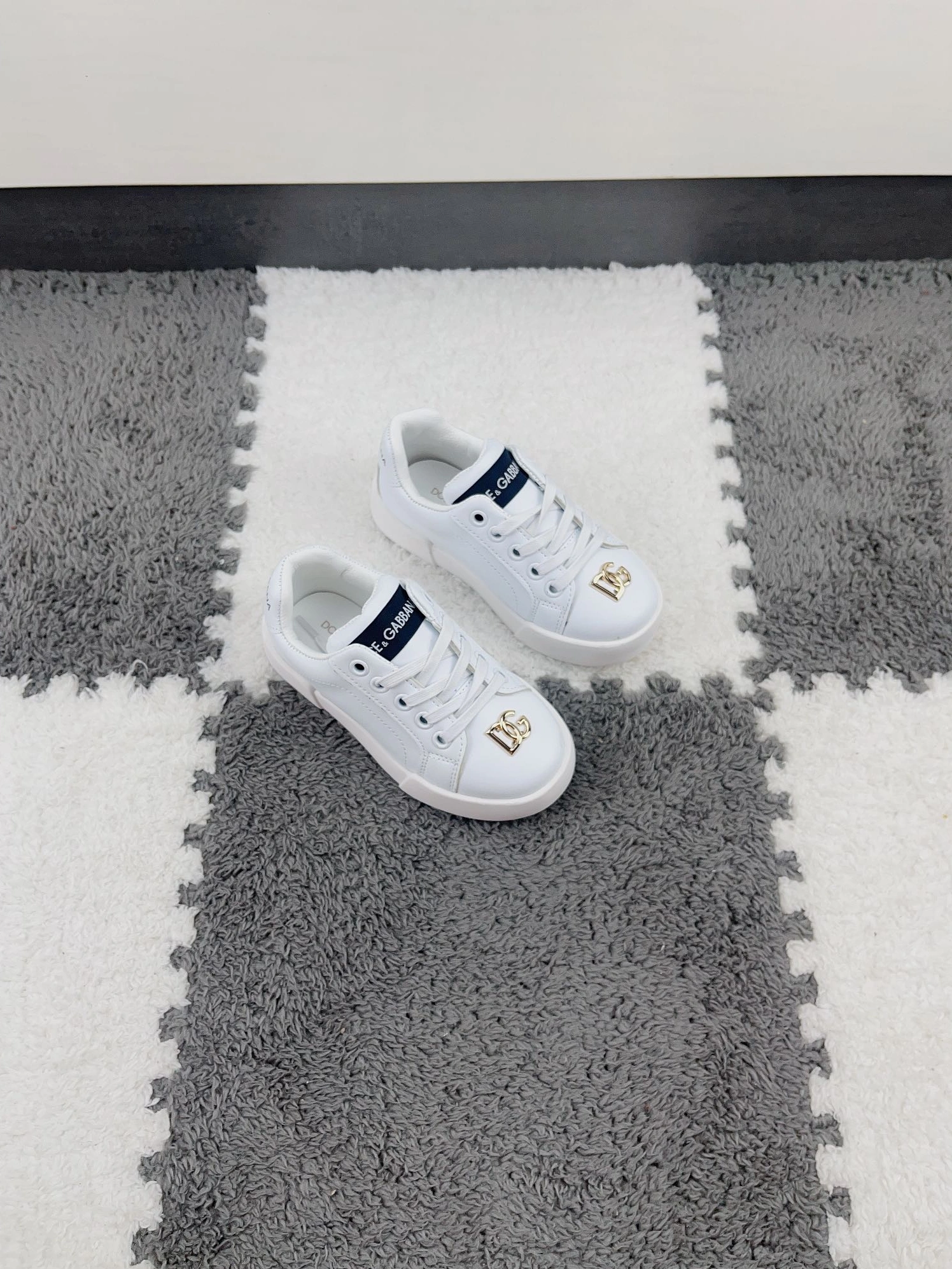 Stylish 3026 Dolce & Gabbana D&G Kids' Shoes For Kids