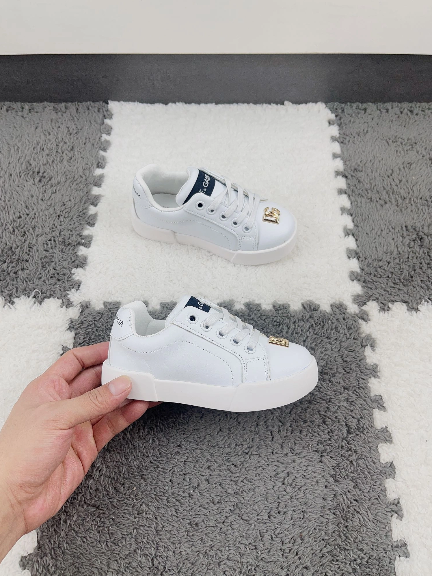 Stylish 3026 Dolce & Gabbana D&G Kids' Shoes For Kids
