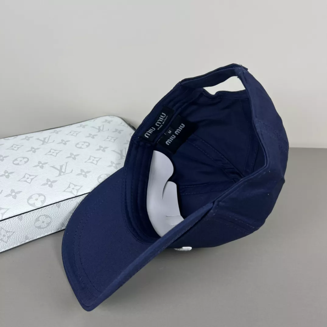 Stylish 3037 MIU MIU Caps