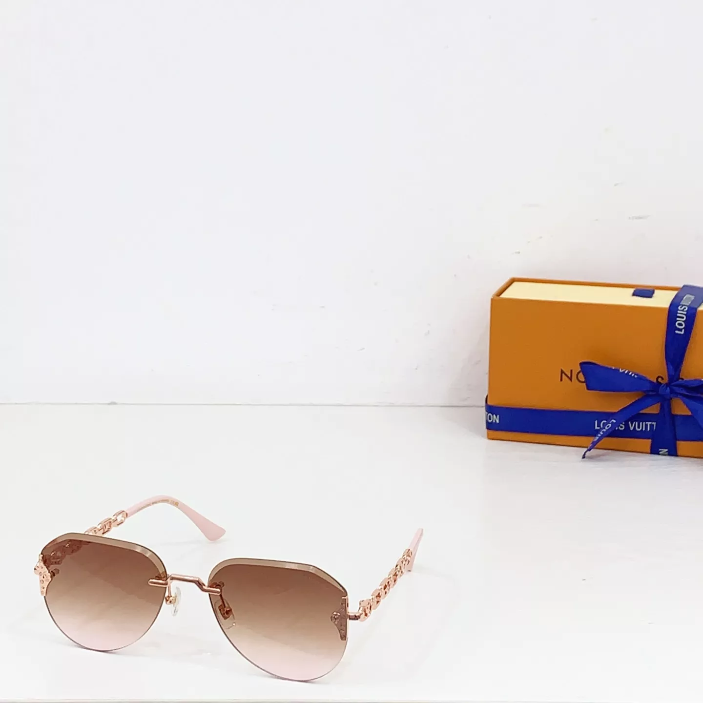 Stylish 3120 Louis Vuitton AAA Quality Sunglasses