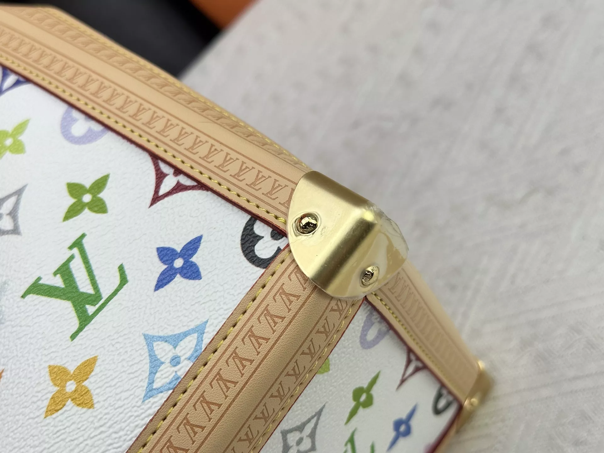 Stylish 3571 Louis Vuitton AAA Quality Handbags For Women