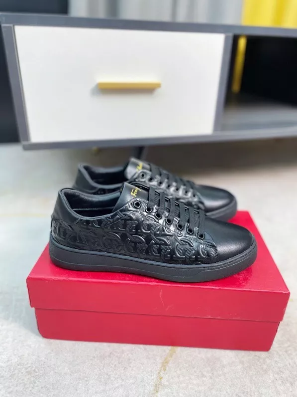 Stylish 3605 Salvatore Ferragamo Casual Shoes For Men