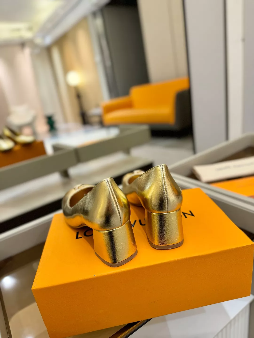 Stylish 3663 Louis Vuitton High-Heeled Shoes For Women