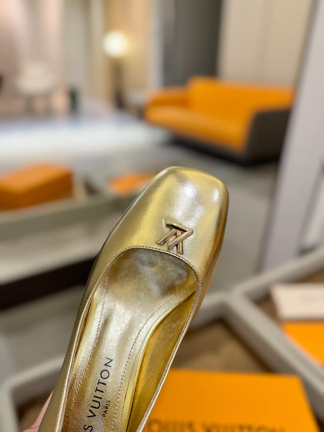 Stylish 3663 Louis Vuitton High-Heeled Shoes For Women