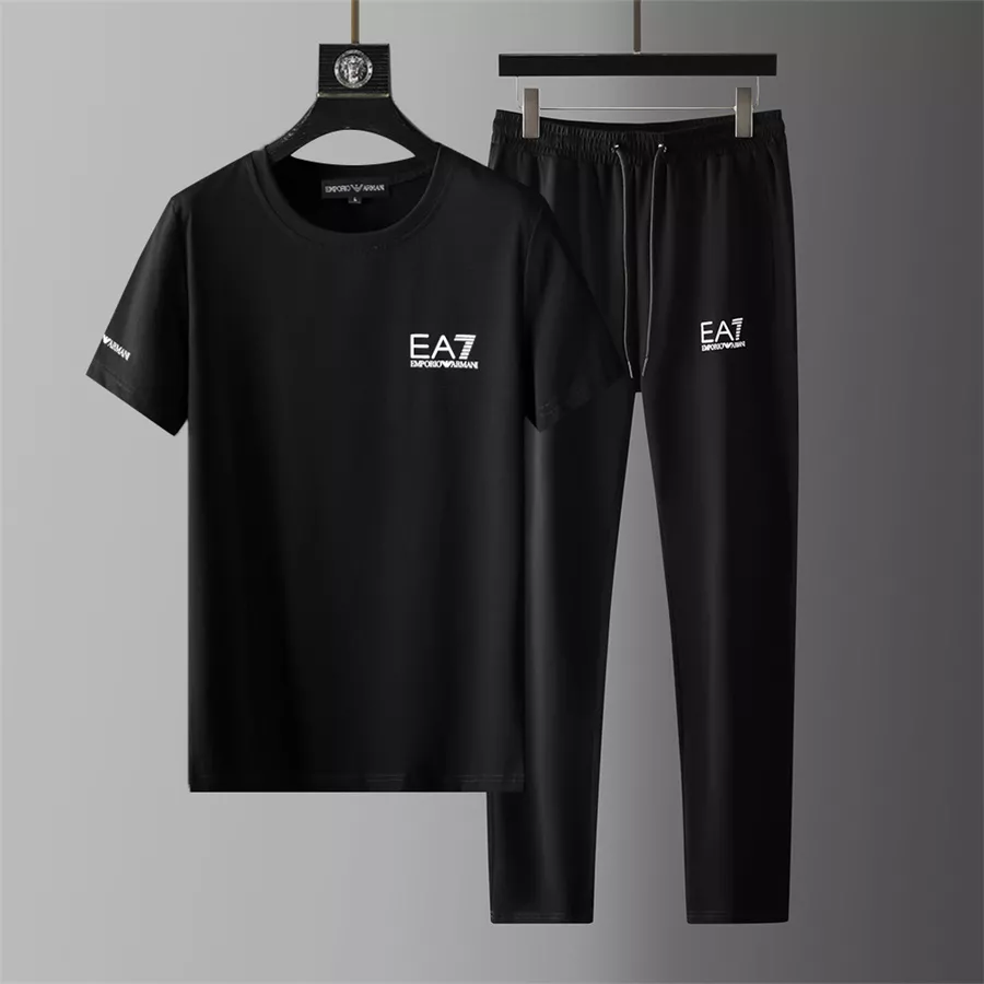 Stylish 3750 Armani Tracksuits Short Sleeved For Men