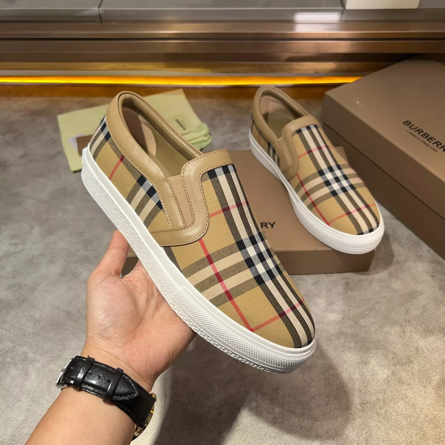 Stylish 3759 Burberry Casual Shoes For Men