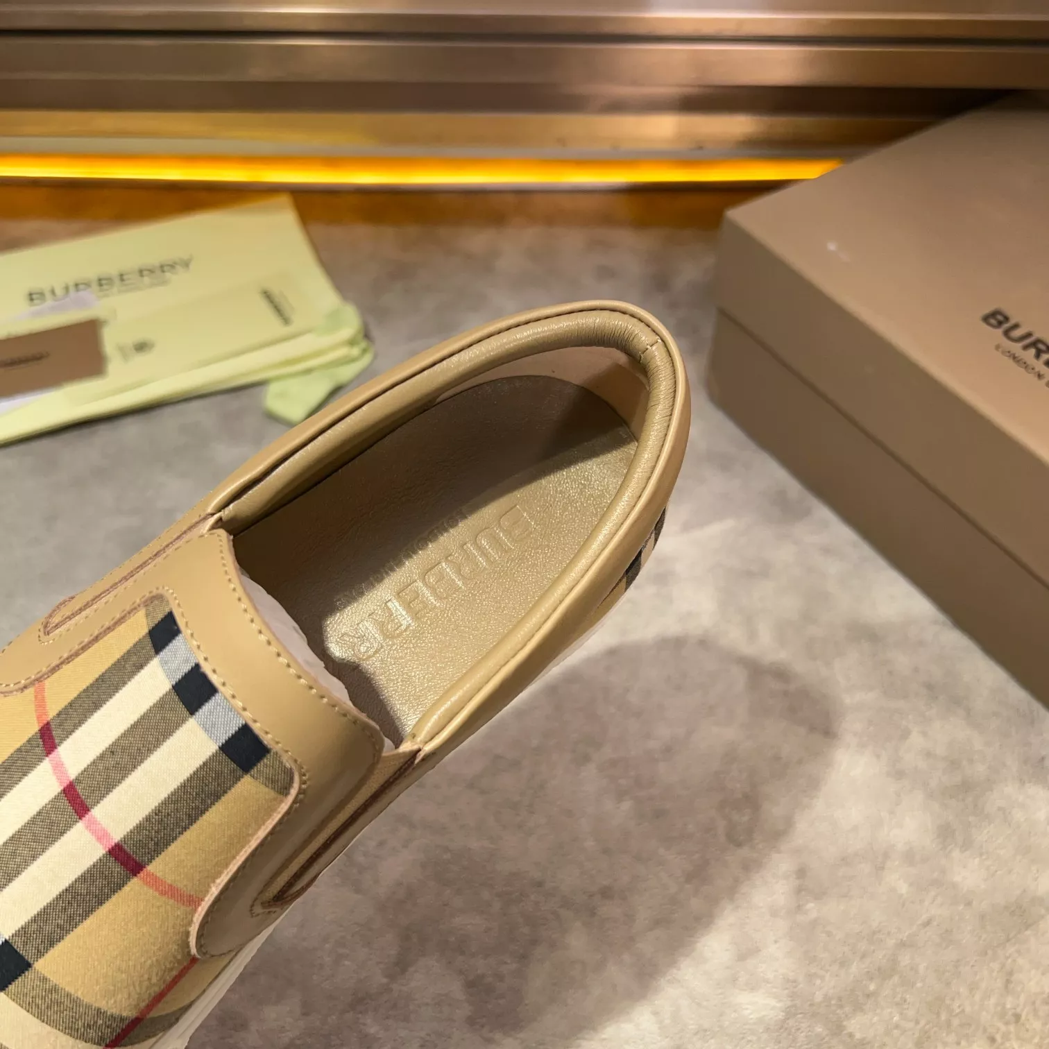 Stylish 3759 Burberry Casual Shoes For Men