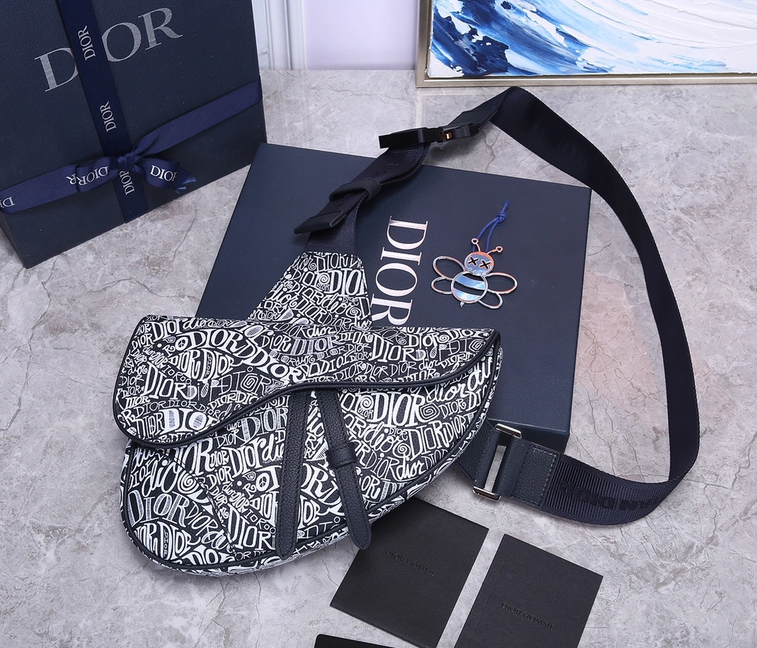 Stylish 3880 Christian Dior AAA Man Messenger Bags