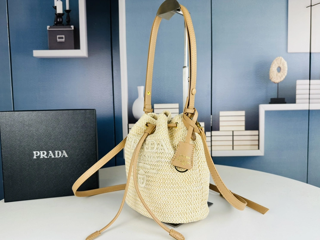 Stylish 3889 Prada AAA Quality Shoulder Bags For Women