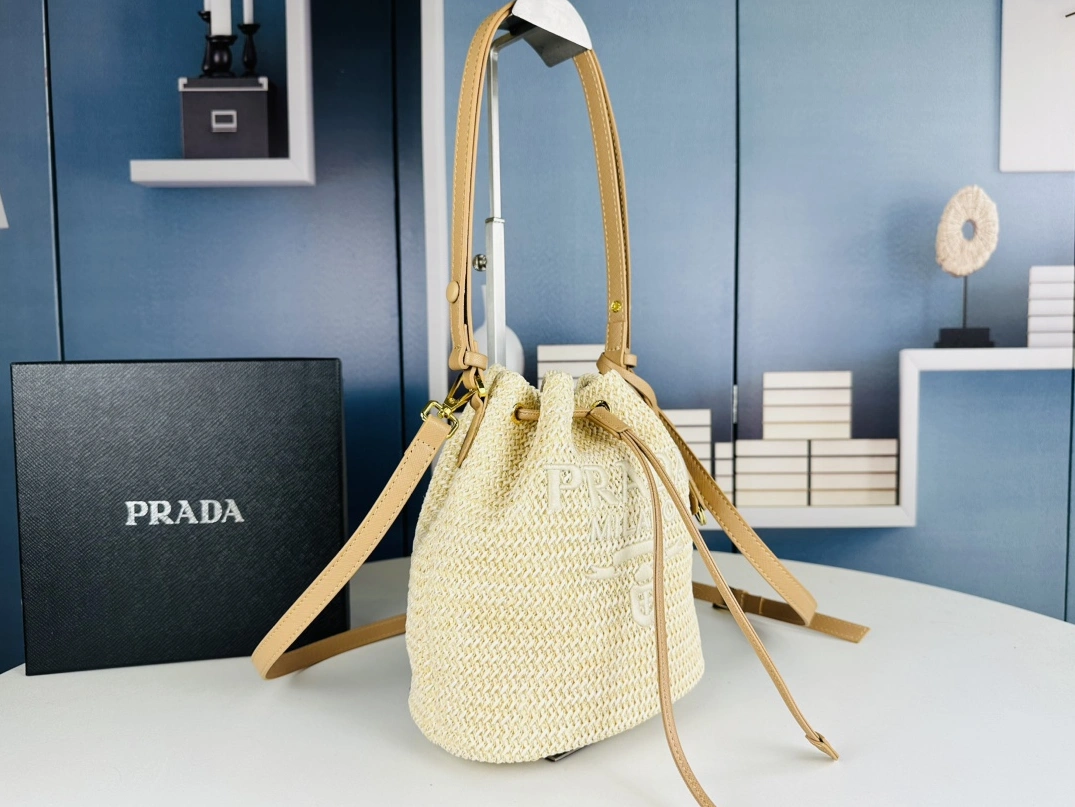Stylish 3889 Prada AAA Quality Shoulder Bags For Women