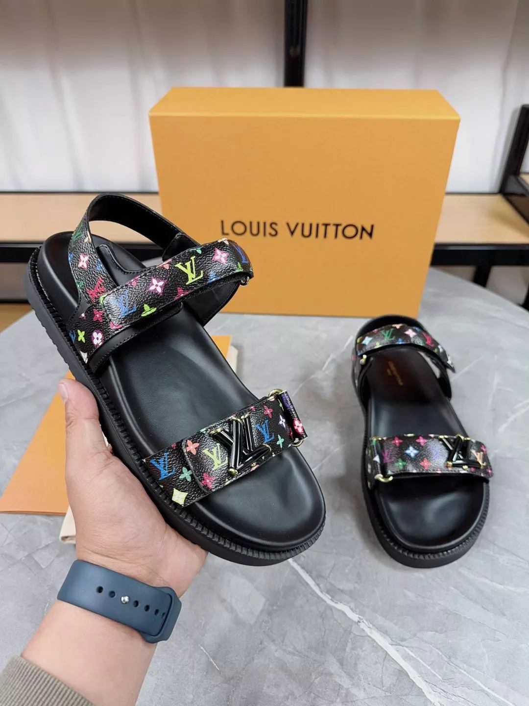 Stylish 396 Louis Vuitton Sandal For Men