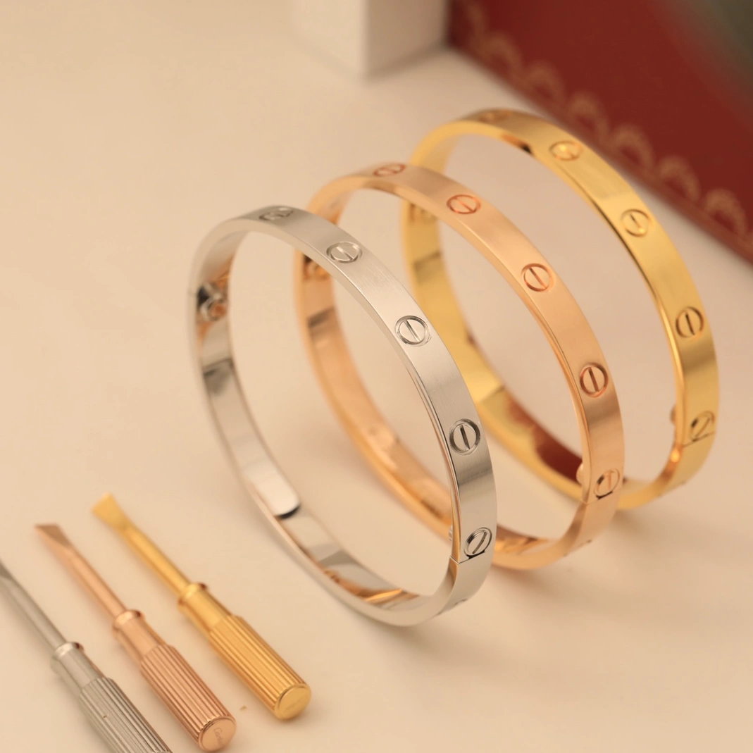Stylish 410 Cartier bracelets In Rose Gold For Unisex