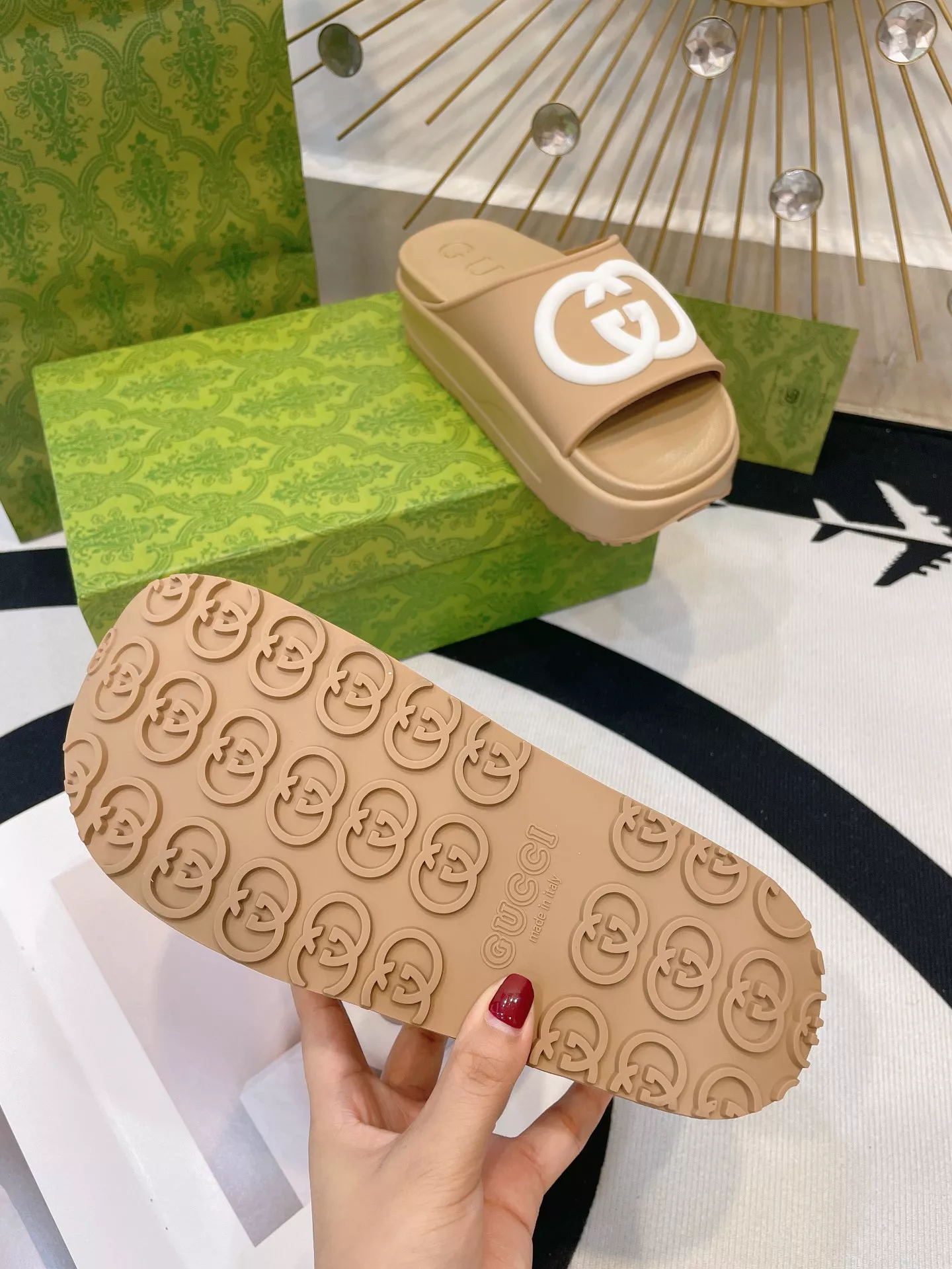 Stylish 4111 Gucci Slippers For Women