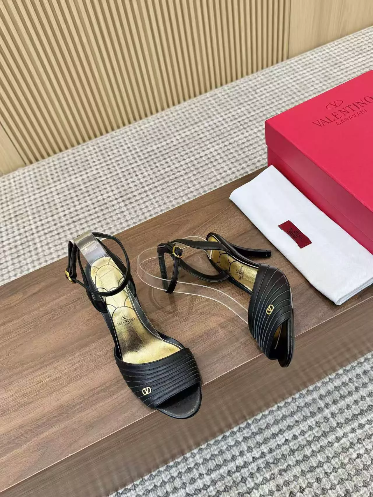 Stylish 4251 Valentino Sandal For Women