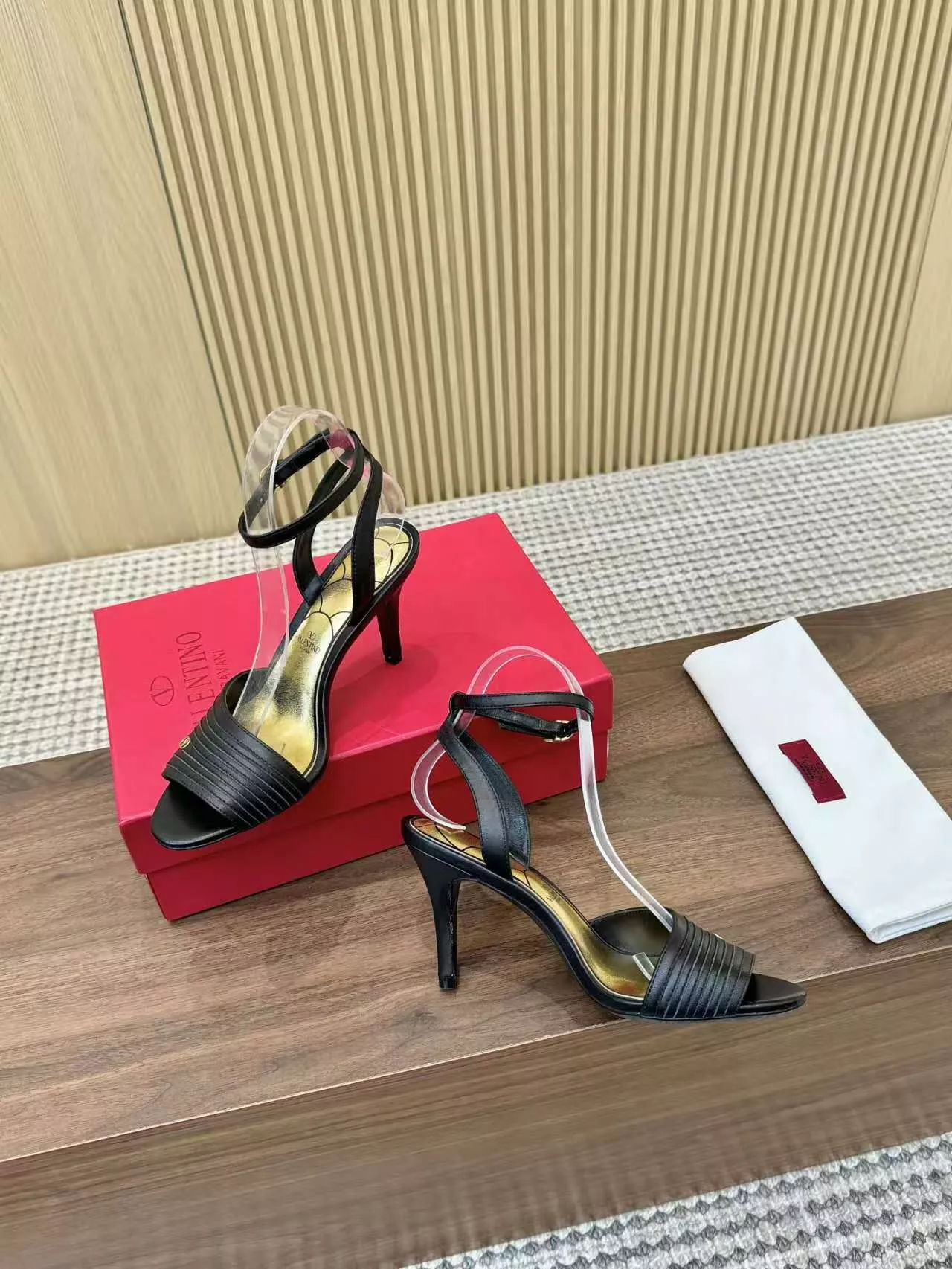 Stylish 4251 Valentino Sandal For Women