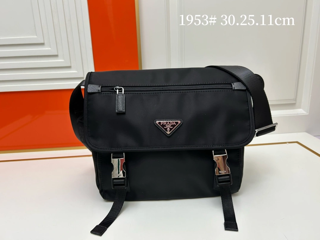 Stylish 4385 Prada AAA Man Messenger Bags