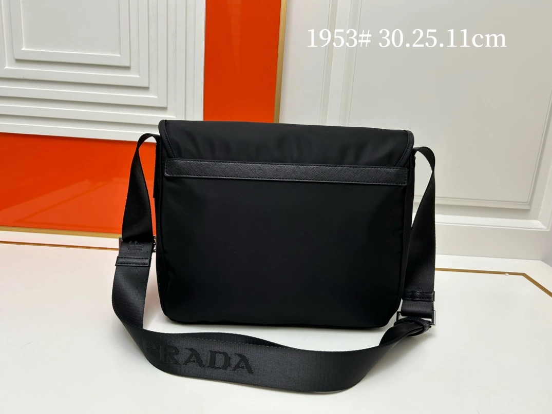 Stylish 4385 Prada AAA Man Messenger Bags