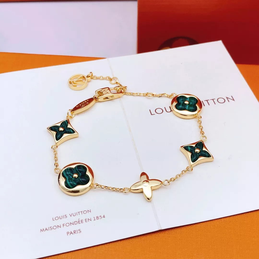 Stylish 4404 Louis Vuitton LV Bracelets