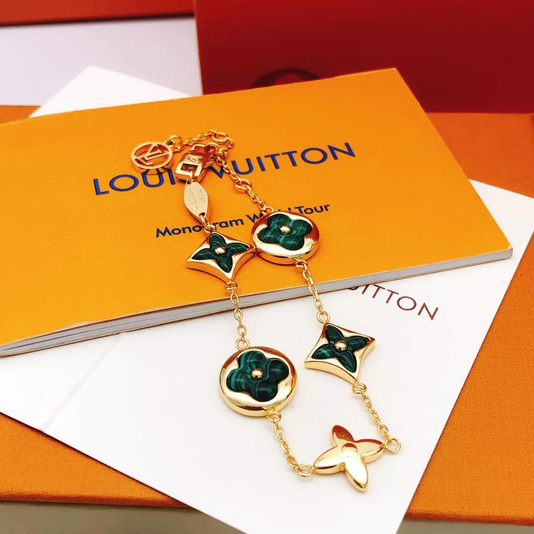 Stylish 4404 Louis Vuitton LV Bracelets