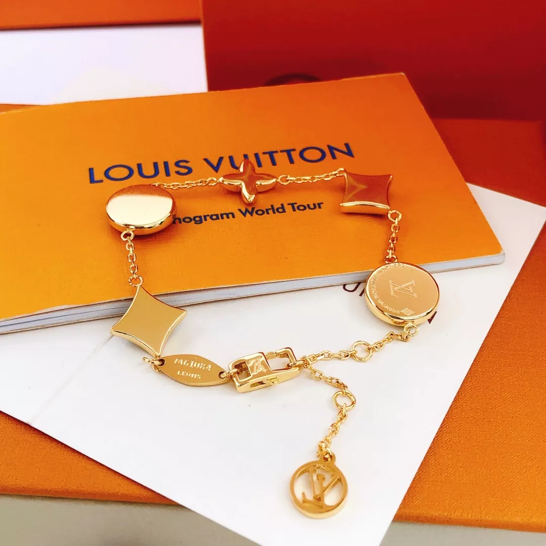 Stylish 4404 Louis Vuitton LV Bracelets