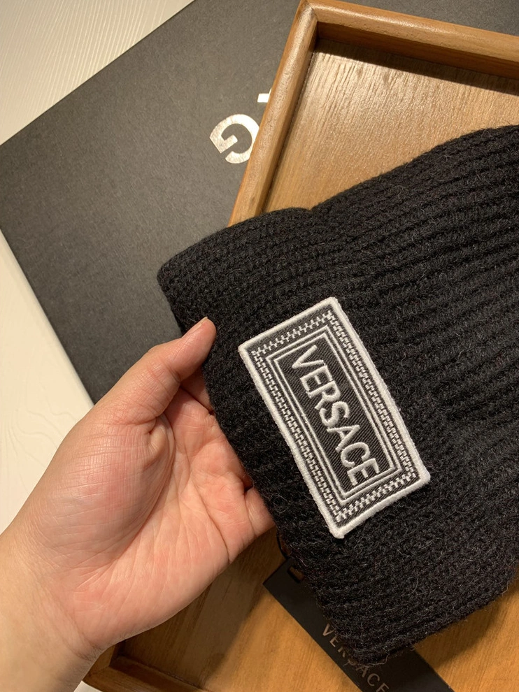 Stylish 4440 Versace Woolen Hats