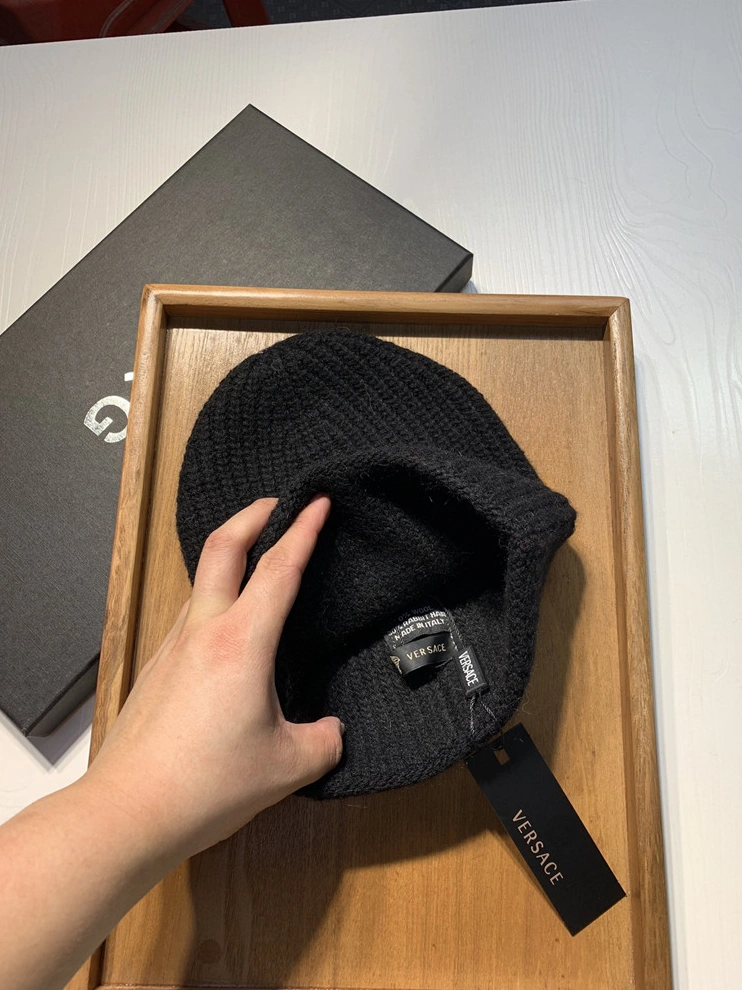 Stylish 4440 Versace Woolen Hats